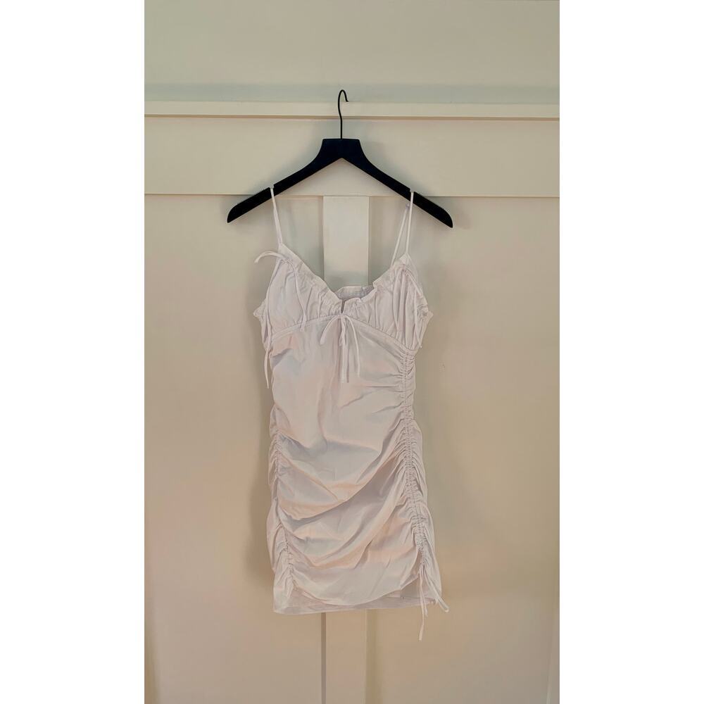Zara Mini Dress in White Medium V-Neck Ruched Sleeveless Party Cocktail